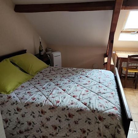 Bed and Breakfast A L'Etape De La Ferme Noailles  Экстерьер фото