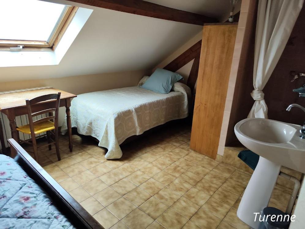 Bed and Breakfast A L'Etape De La Ferme Noailles  Экстерьер фото