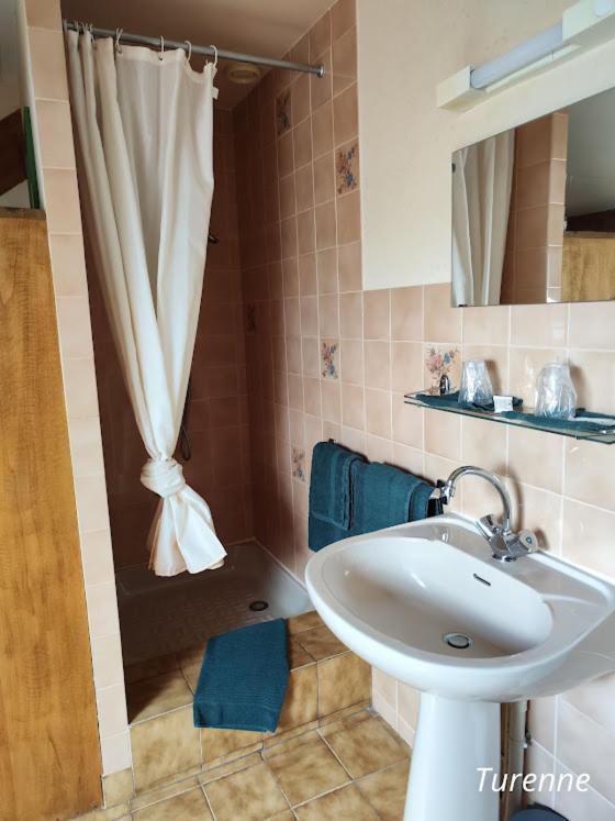 Bed and Breakfast A L'Etape De La Ferme Noailles  Экстерьер фото