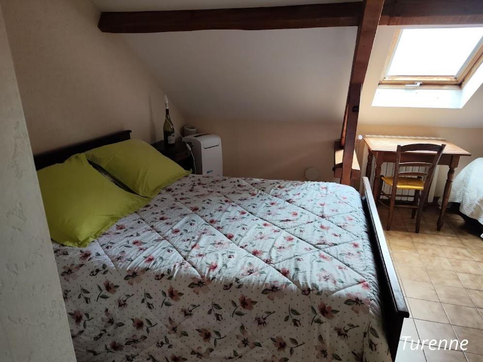 Bed and Breakfast A L'Etape De La Ferme Noailles  Экстерьер фото